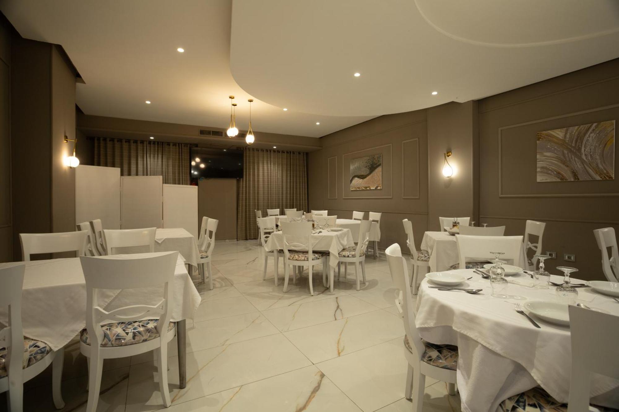 Hotel Donia Sfax Bagian luar foto