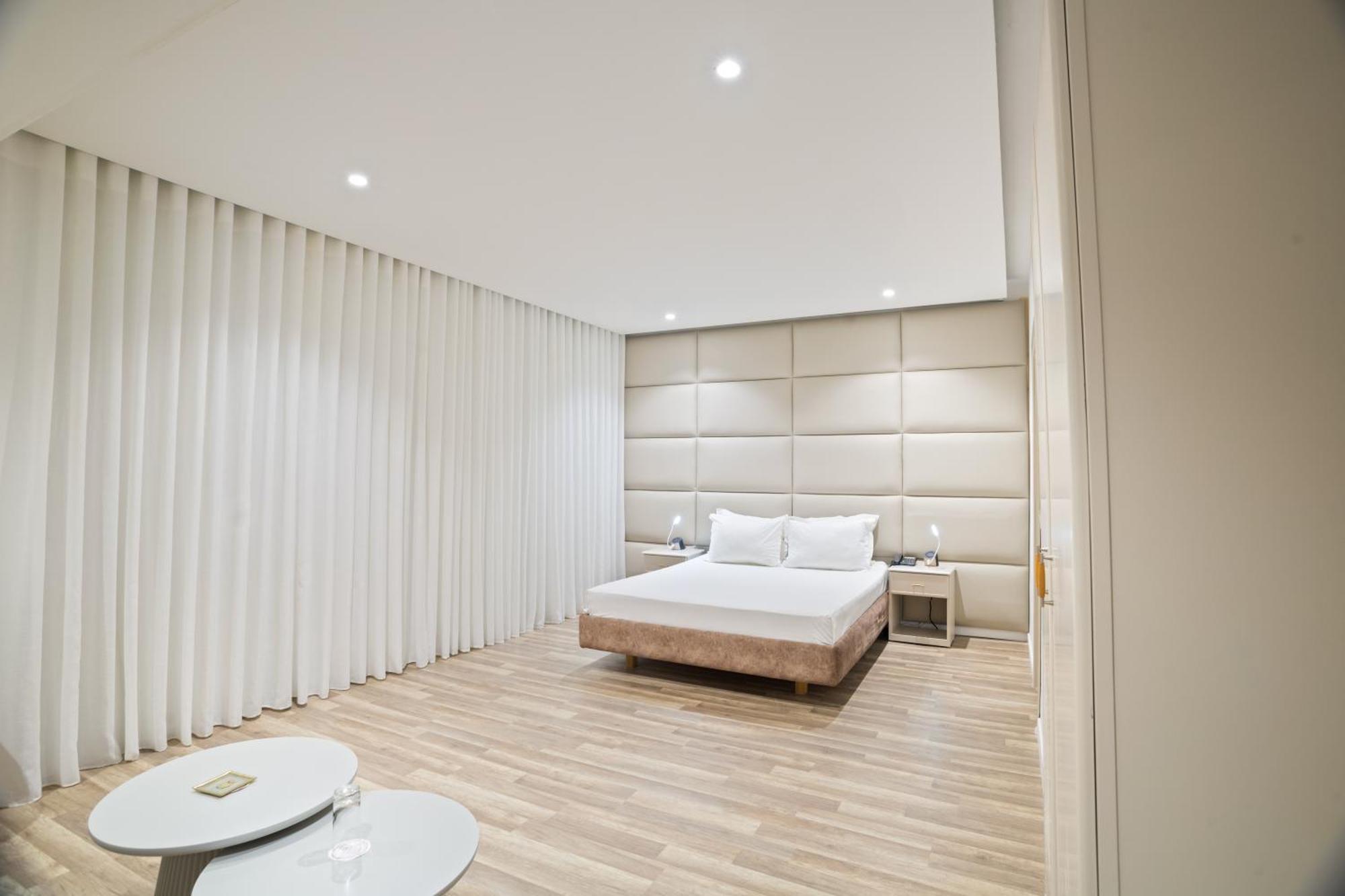 Hotel Donia Sfax Bagian luar foto